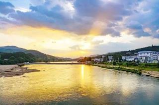 沸沸扬扬